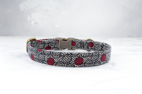 Handmade Dog Collars and Leads. Made using Liberty of London fabrics and quality metal hardware including Alu Max and Zinc Max
